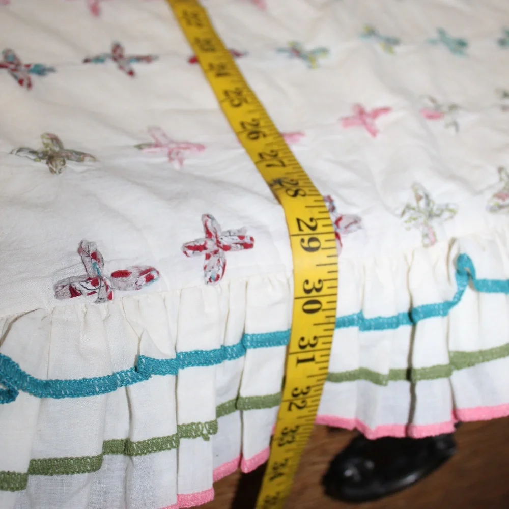 Williams Sonoma. Sham with Ruffled Trim – Multicolor Stitch Detail Sz. 26 x 20